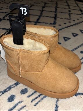 Wonder Nation Kids Tan Boots!  Size 13! Soft Lining!  New with tags!